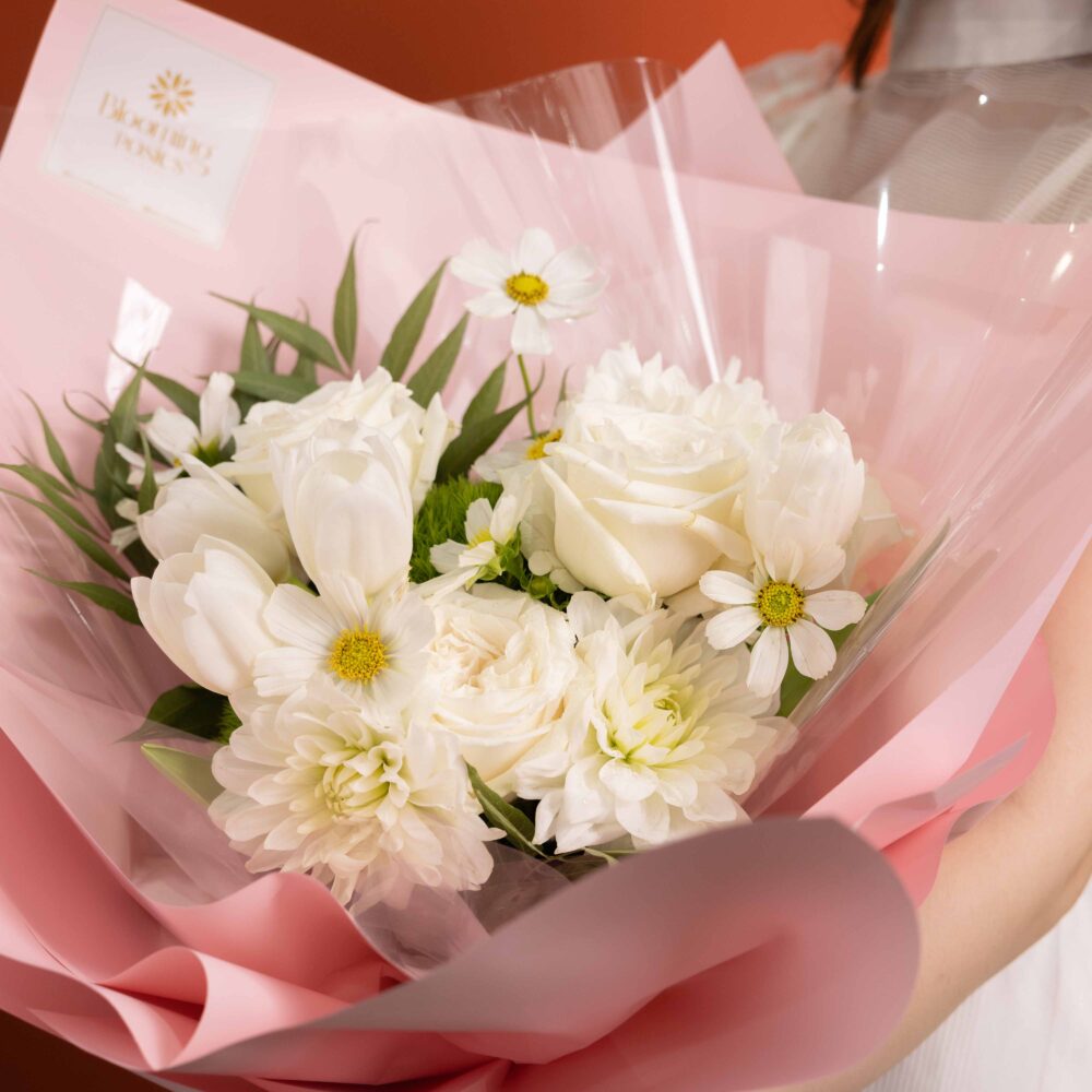 ช่อดอกไม้ Ivory Dream ร้านดอกไม้ Blooming Posies BKK