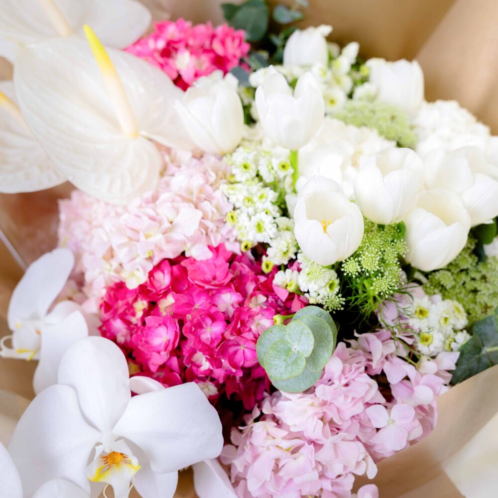 ช่อดอกไม้ The Free Spirit ร้านดอกไม้ Blooming Posies BKK