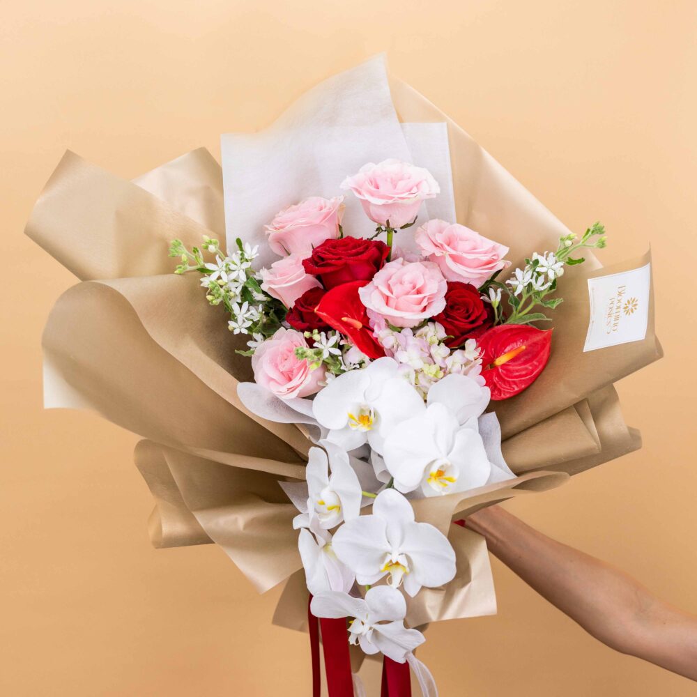 ช่อดอกไม้ Velvet Touch (L) ร้านดอกไม้ Blooming Posies BKK