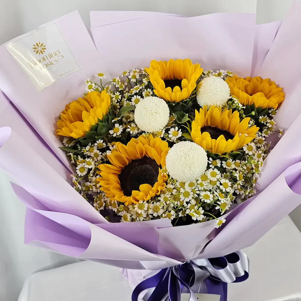 ช่อดอกไม้รับปริญญา Golden Achievement จากร้าน Blooming Posies BKK