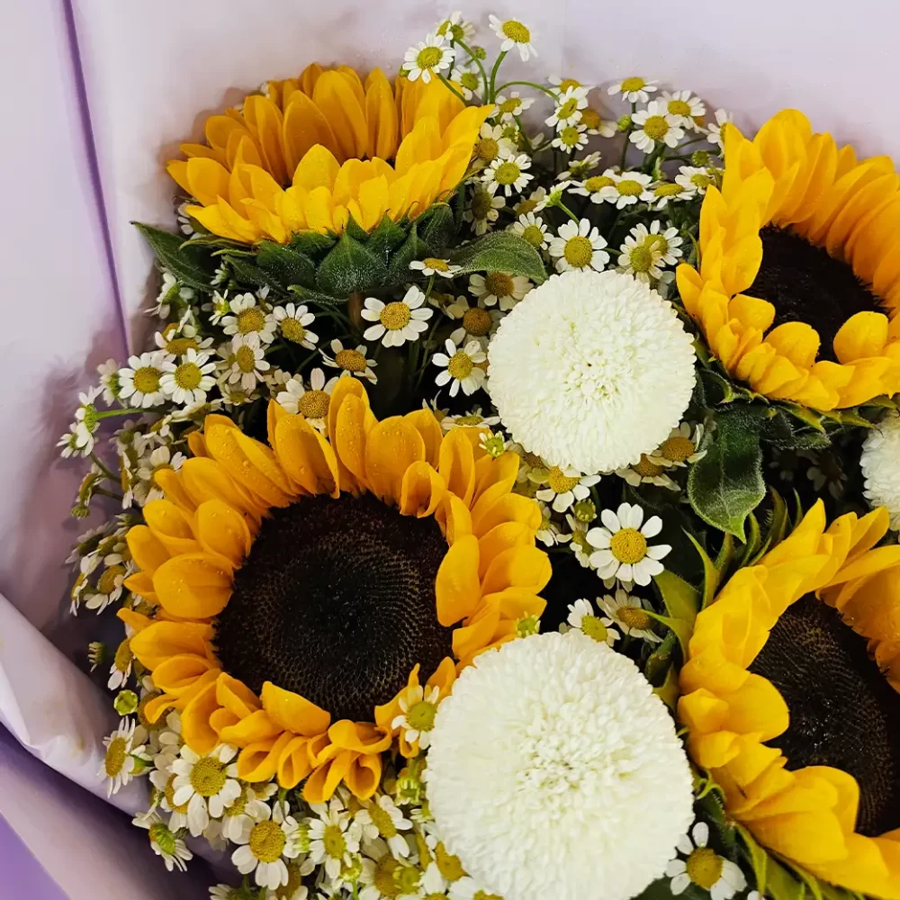 ช่อดอกไม้รับปริญญา Golden Achievement จากร้าน Blooming Posies BKK