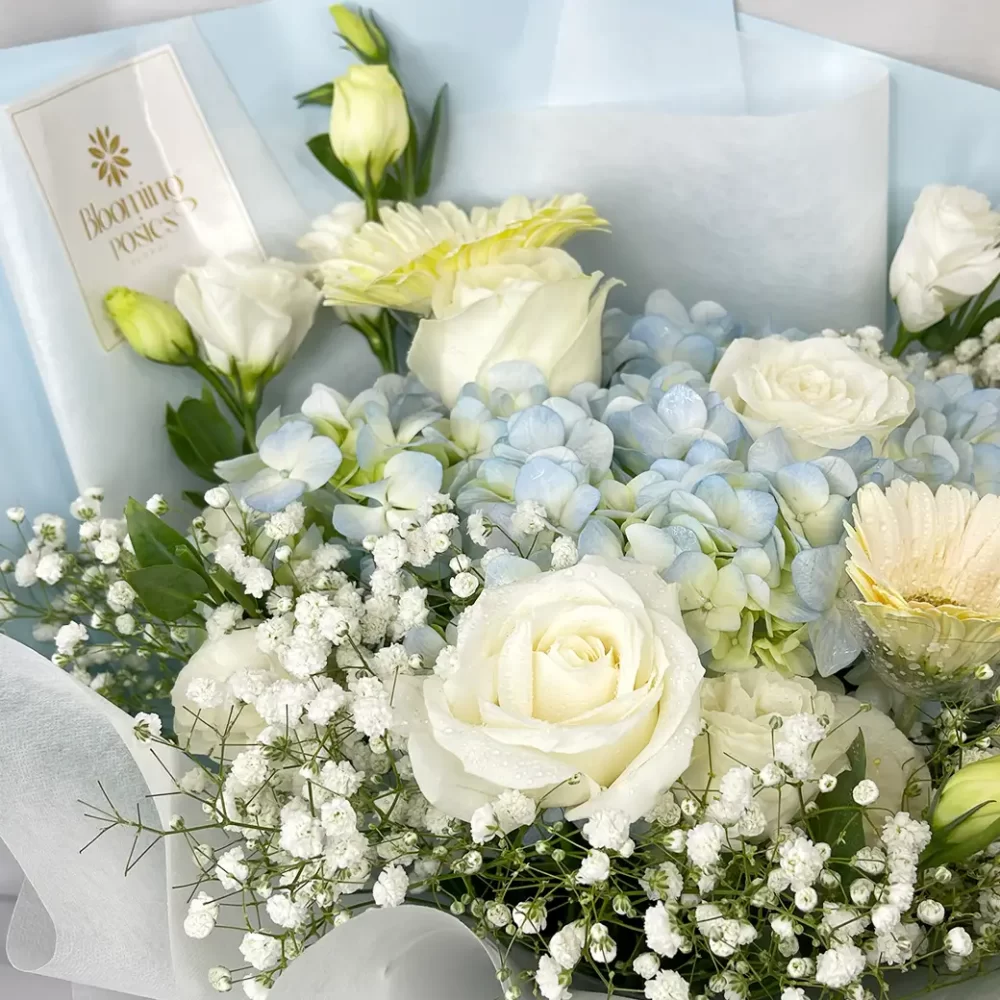 ช่อดอกไม้ Ocean Glory ช่อรับปริญญา จาก Blooming Posies BKK