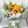 ช่อดอกไม้รับปริญญา Sunshine Elegance จากร้าน Blooming Posies BKK