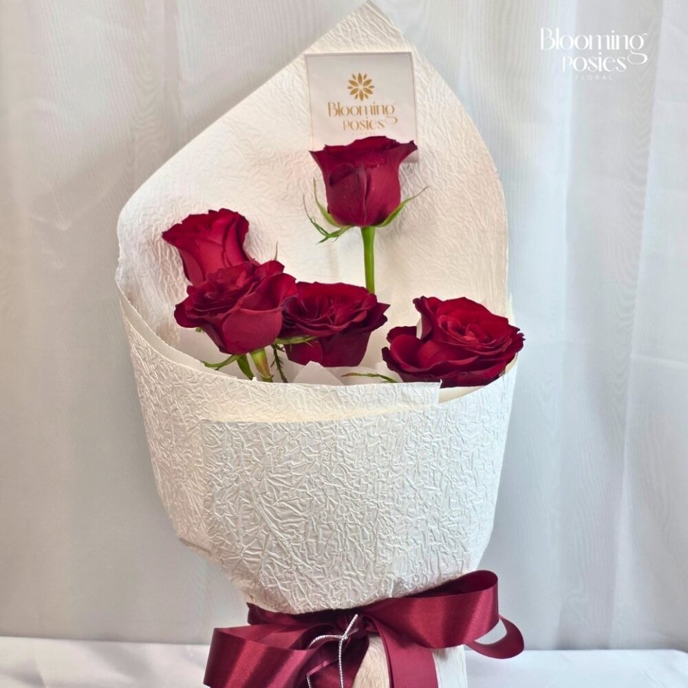 ช่อดอกไม้ Little Promise ช่อดอกไม้วาเลนไทน์ จาก Blooming Posies BKK